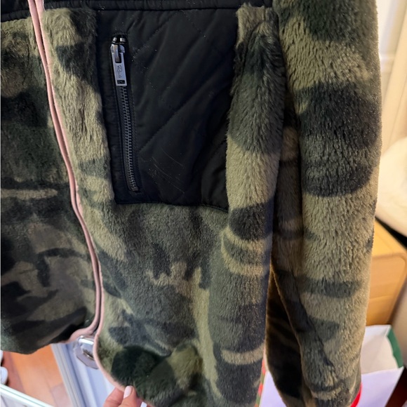 Camouflage Faux Fur Jacket - Picture 3 of 6